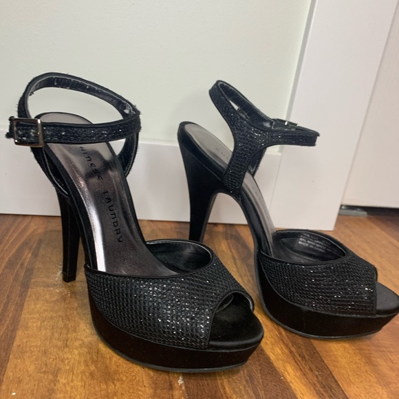 Chinese Laundry 6 - Picture 3 of 9